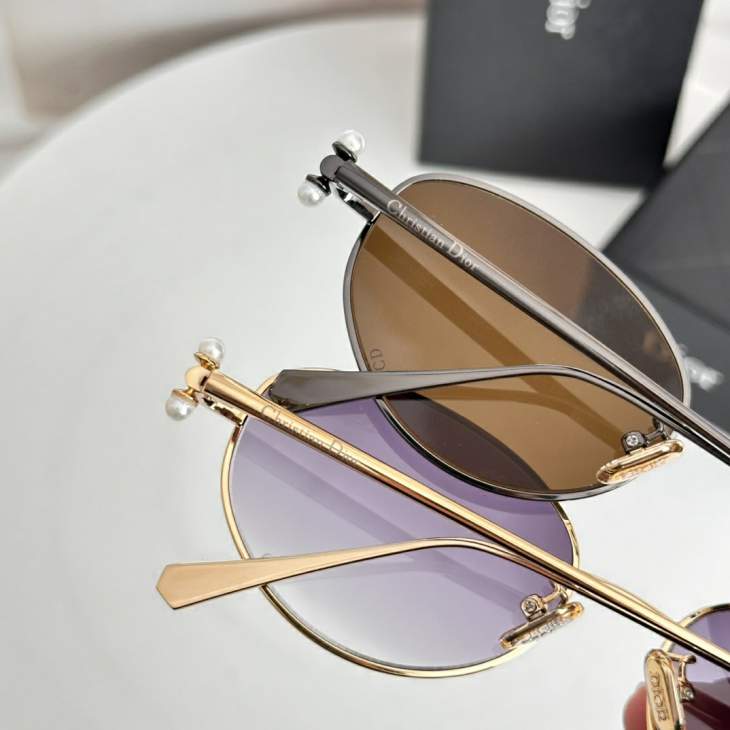 Picture of Dior Sunglasses _SKUfw77619933fw